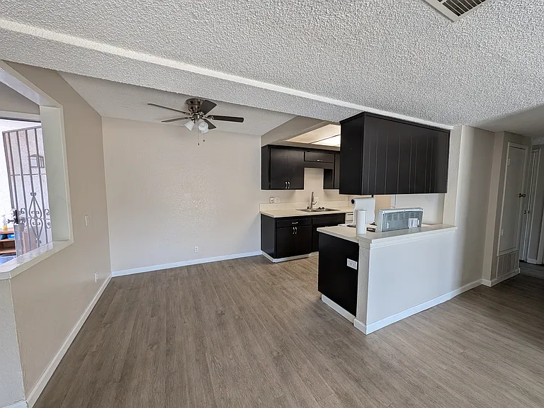 842 Sinkler Way #C — Photo 4