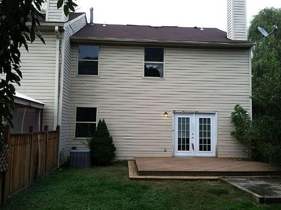 Back_TrexDeck_FencedYard_Shed