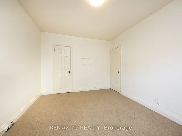425 Broadway Ave — Photo 17