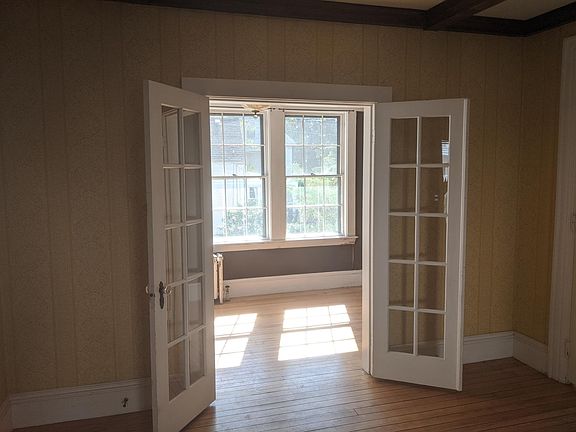 French doors from dining room into sunporch