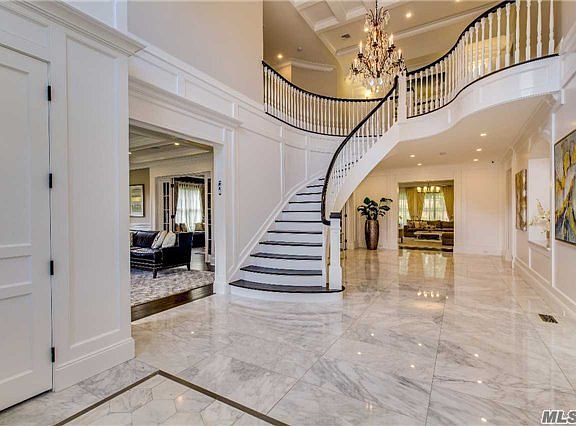 3rd image of 21 Vista Dr