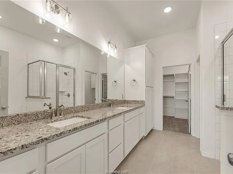 2549 Leyla Ln — Photo 22