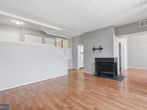 2nd image of 11566 Rolling Green Ct APT 200