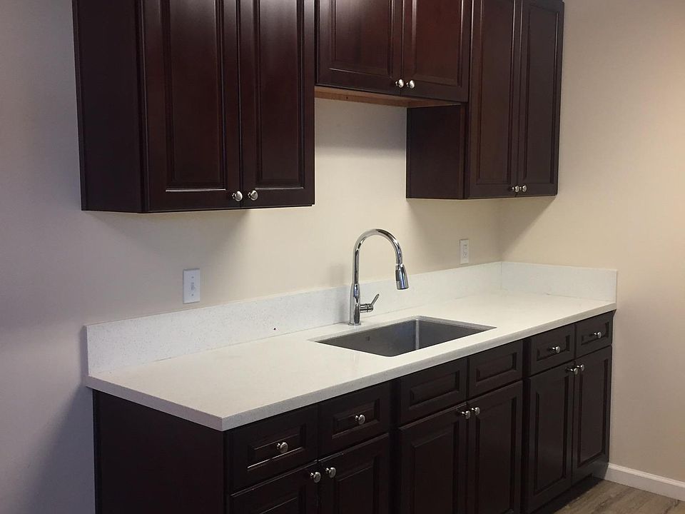 1st image of 40 Glen Eyrie Ave APT 20