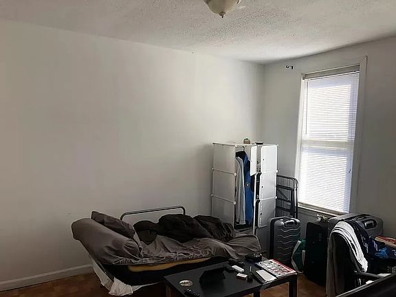 5th image of 2374 36th St