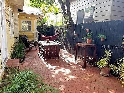 3rd image of 863 12th Ave N