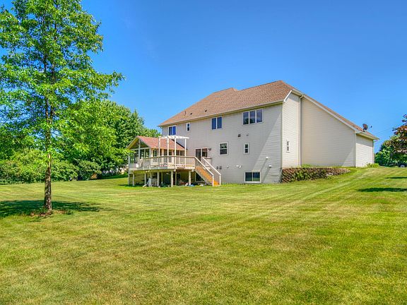 2nd image of 5925 Waterford Ct