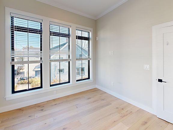 3rd image of 157 Everett St #203
