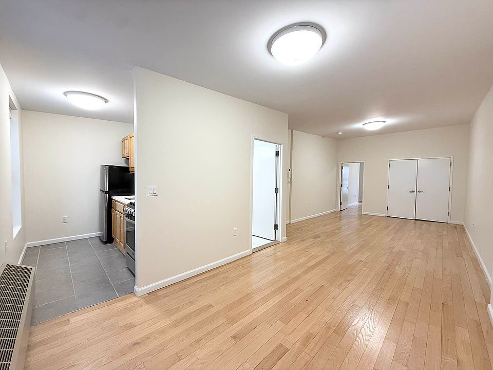1st image of 947 2nd Ave #4