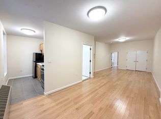 947 2nd Ave #4, New York, NY 10022