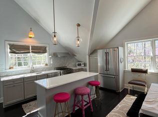 300 Glandon Dr APT 1, Chapel Hill, NC 27514