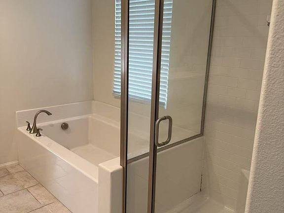 5th image of 8250 Lily Dr