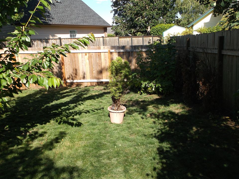 2nd image of 1053 Oak Meadows Pl
