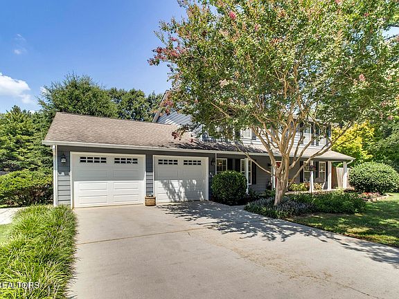 3rd image of 9308 Countryway Dr