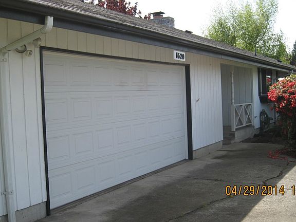 3rd image of 1620 10th Ave NW