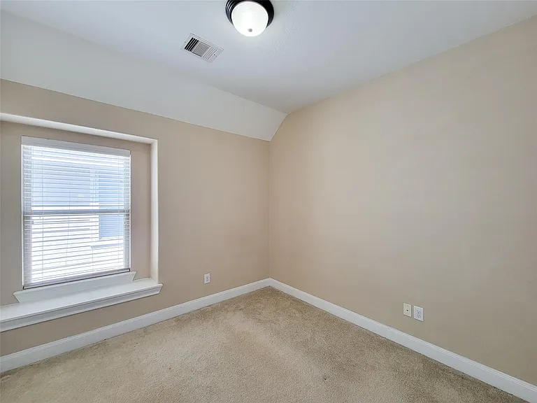 50 W Montfair Blvd — Photo 37