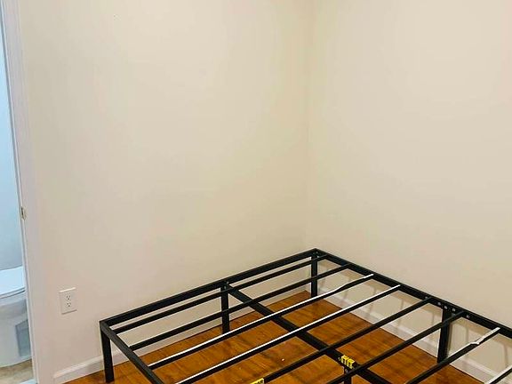 4th image of 328 E 6th St #4R
