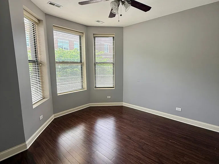 1312 N Claremont Ave #3 — Photo 5