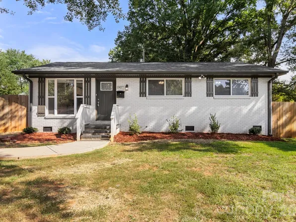 2427 Carrington Ct, Charlotte, NC 28208