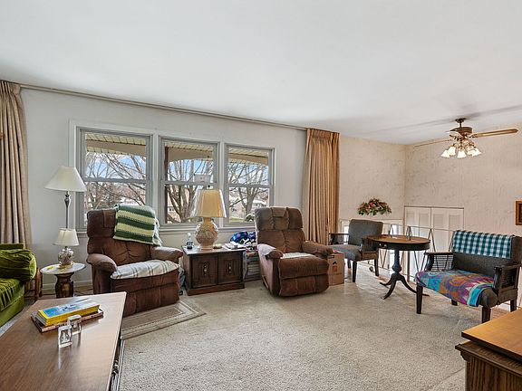 3rd image of 316 N Lytle Dr
