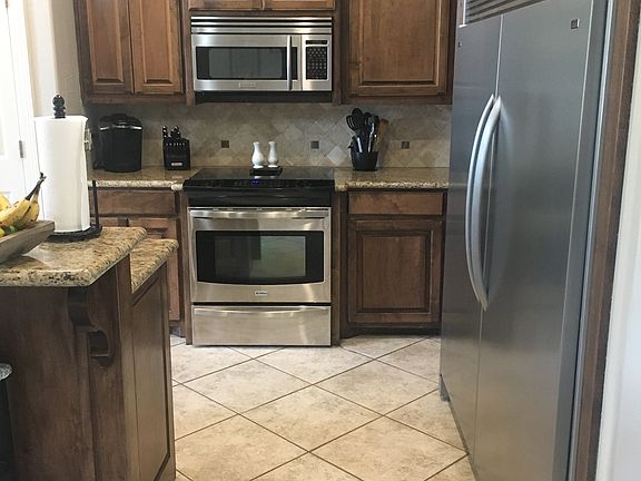 4th image of 1000 Charlotte Ln