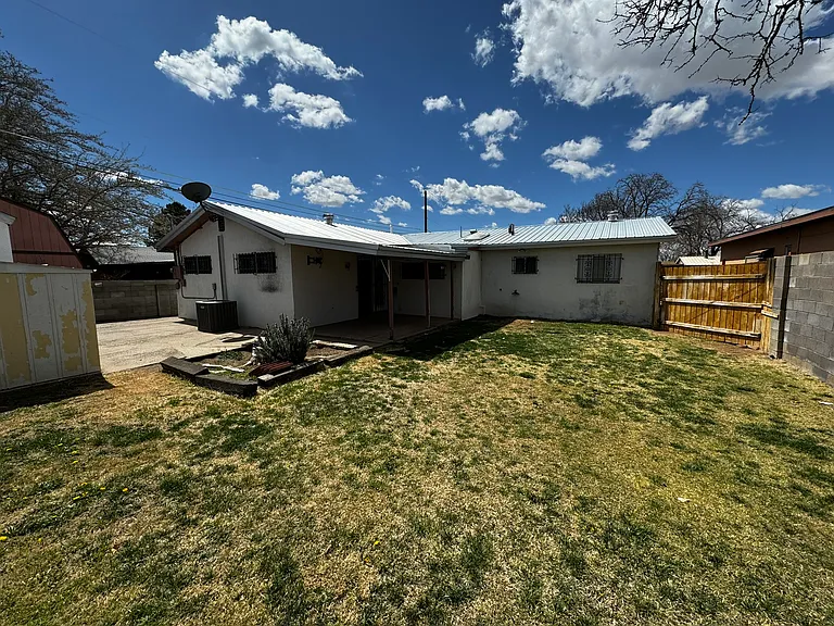 908 Faye Pl NE — Photo 19
