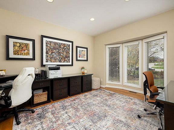 3rd image of 4976 Birkdale Dr
