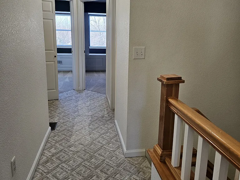 1927 Halfmoon Cir — Photo 8