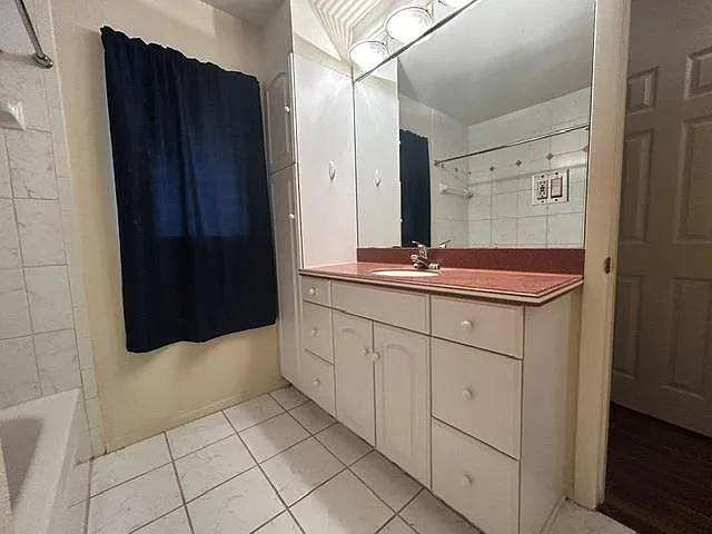 5320 Balcones Dr #A — Photo 14