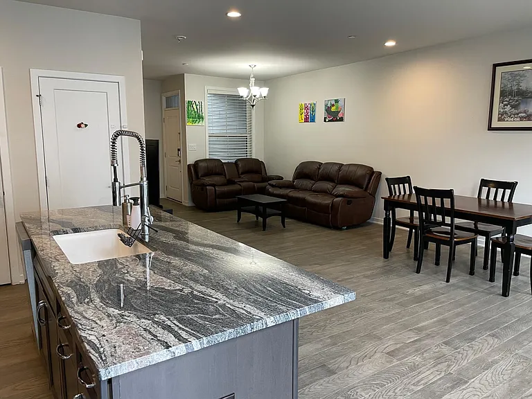 294 Kennedy Dr — Photo 8