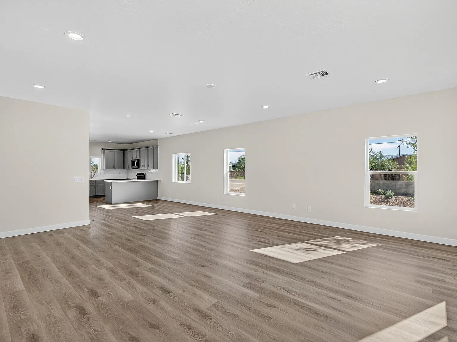 3 bed, 2.5 bath, 1700 sqft, $1,895 — Photo 2
