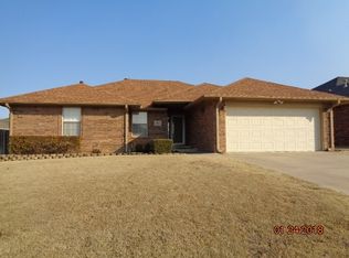 1916 Red Oak Dr, Ardmore, OK 73401