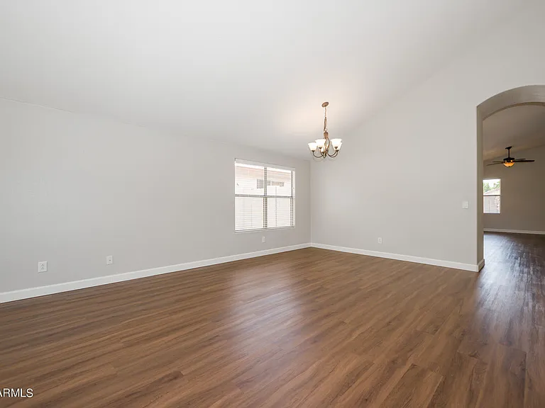3827 E Monona Dr — Photo 3