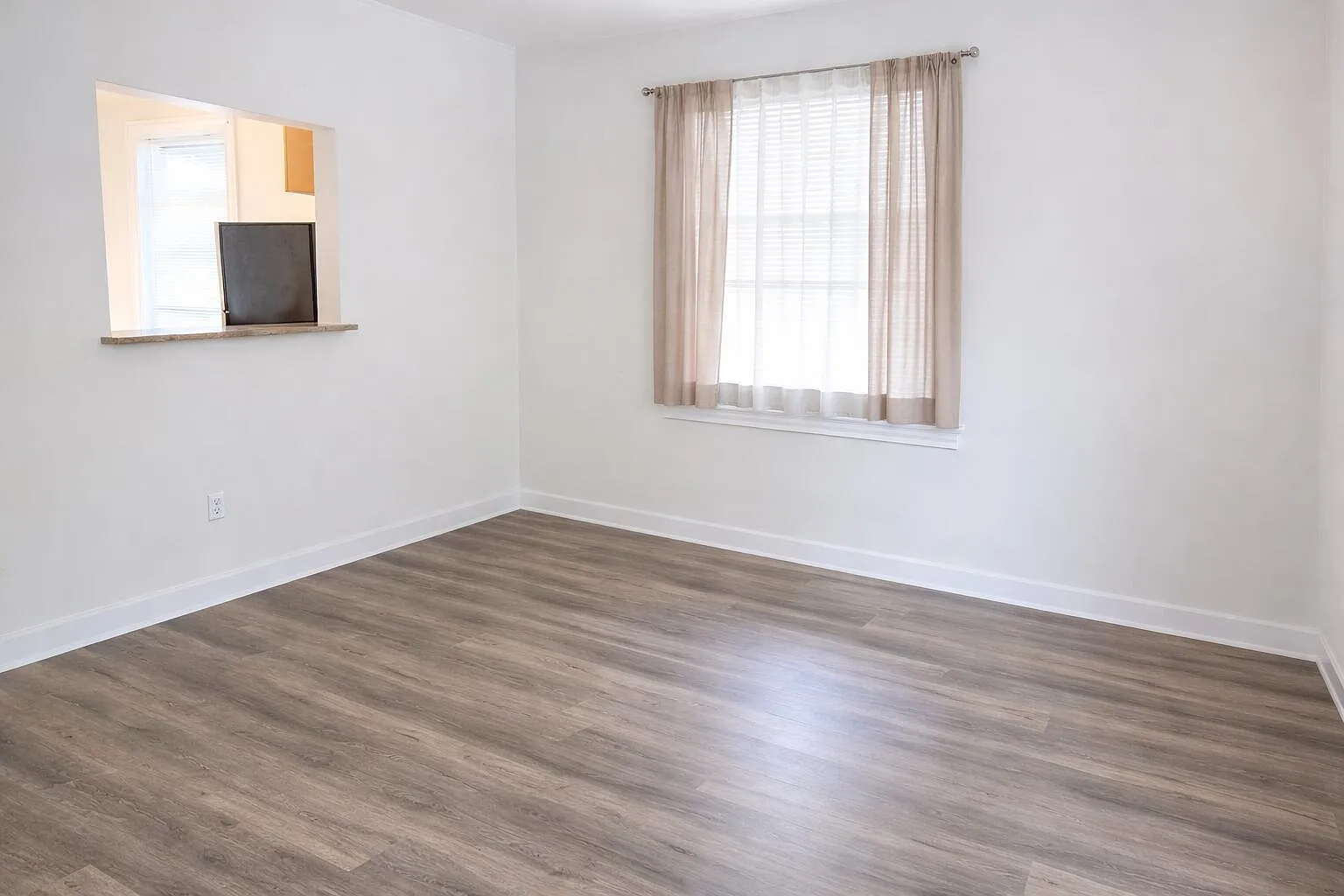 1 bed, 1.0 bath, 380 sqft, $1,500 — Photo 3