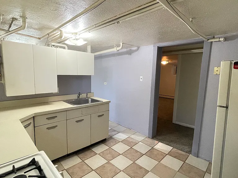 1170 N Monroe St #B — Photo 9