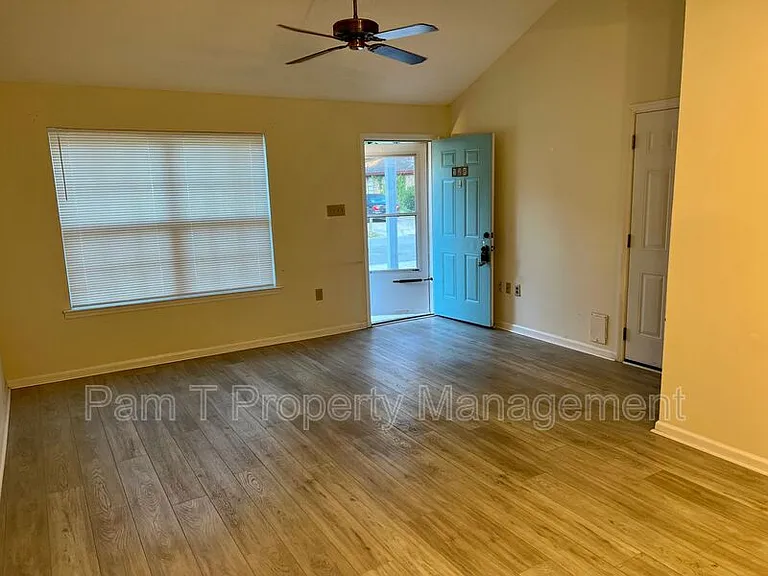 128 Fox Chase Rd — Photo 5