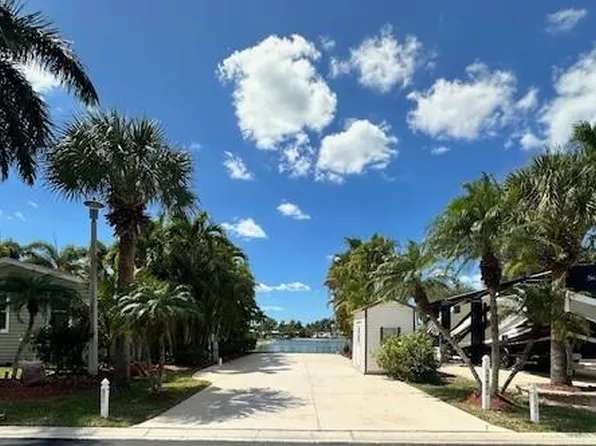 1343 Amethyst Lake LN, NAPLES, FL 34114