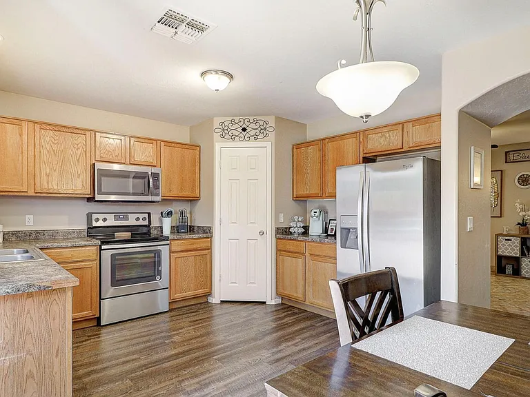170 S 228th Ln — Photo 3