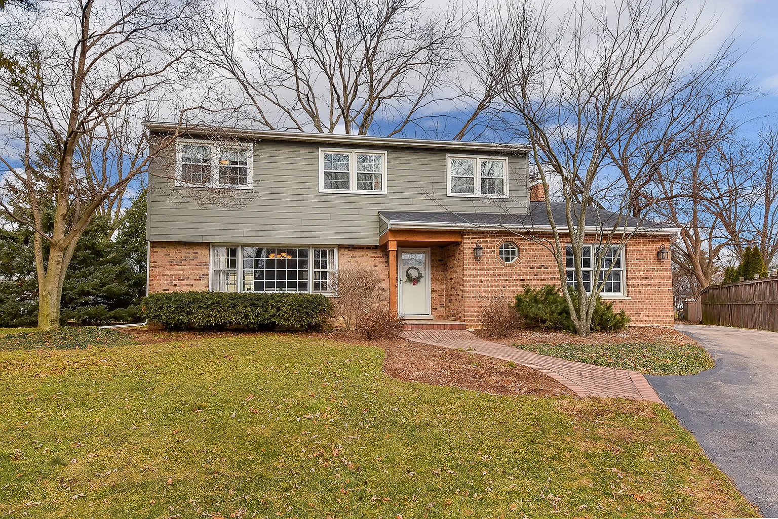 25W730 Wenona Ln photo 1