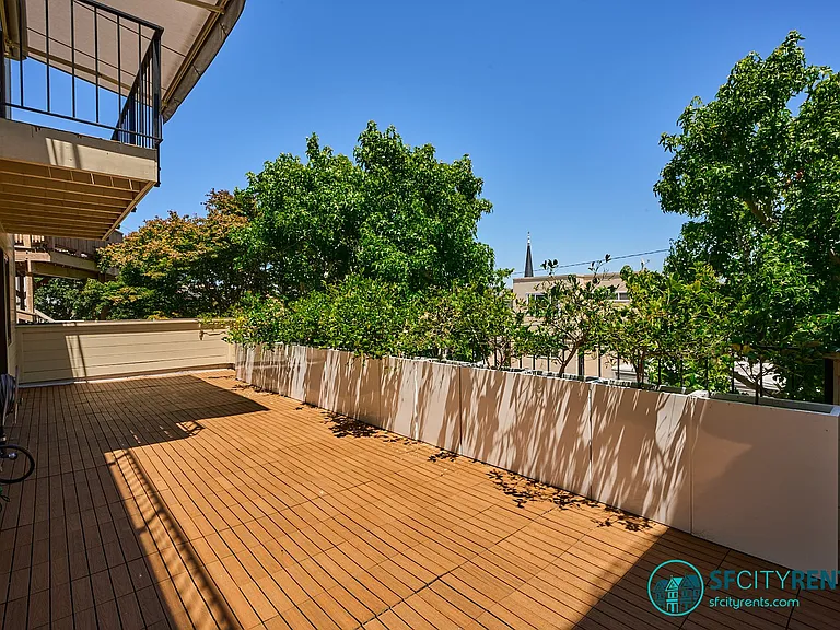 1043 Dolores St — Photo 1