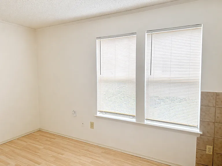 5608 Cougar Dr #214 — Photo 6