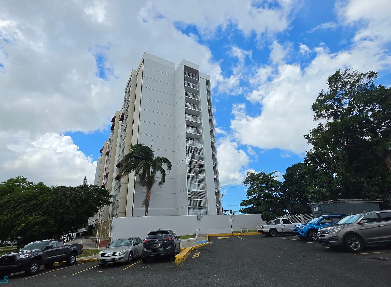 Torre De Los Frailes (Condominio) — Photo 2