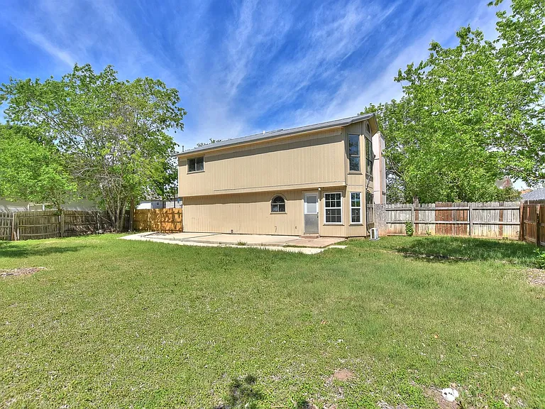 1202 Southwalk St — Photo 28