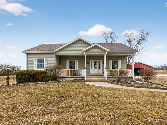 3rd image of 23668 Three Mile Rd