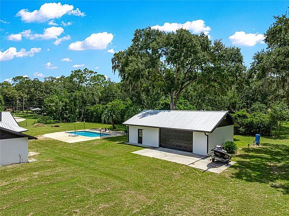 3rd image of 6575 NW 50TH AVENUE