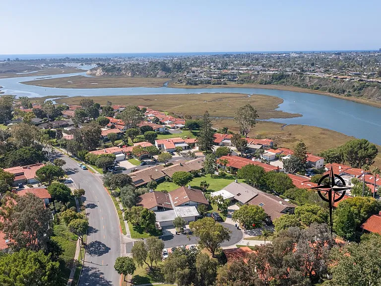 The home is near the beautiful Newport Back Bay. Enjoy nature walks and bike rides that will take you to the Pacific Ocean.