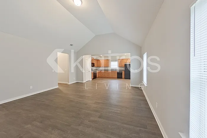 4 bed, 2.0 bath, 1843 sqft, $1,875 — Photo 4