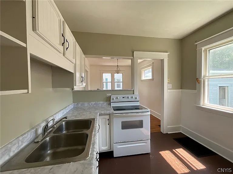700 Nellis St E — Photo 23