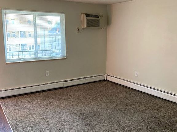 5th image of 1341 N Ogden St #304