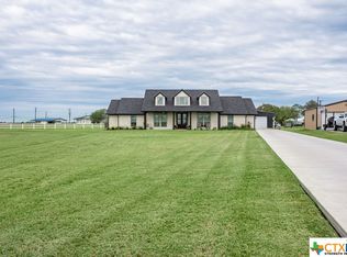 215 Blue Heron Dr N, Port Lavaca, TX 77979